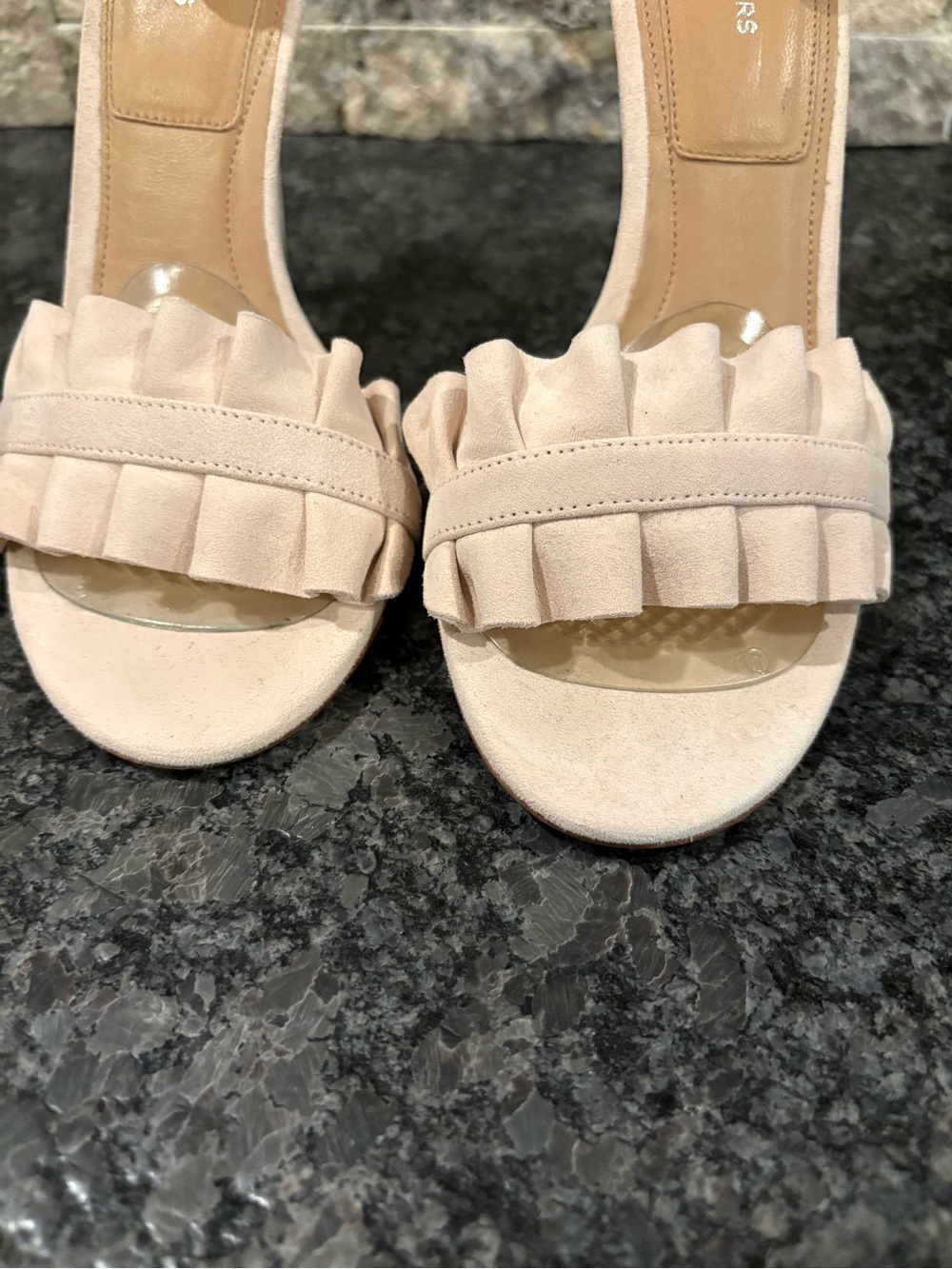 Michael Kors Suede Blush New Heels with Pleated Ruffle Detail Strap Size 37 - Picture 2 of 9